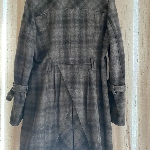 Guess Coat - Picture 9 of 11